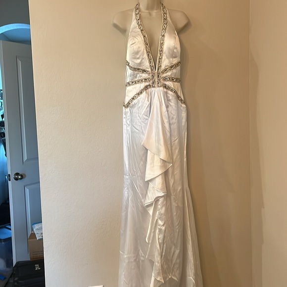 👗Beyond Division by Jovani Sz 8 White beaded open back halter mermaid sty dress - Picture 1 of 17